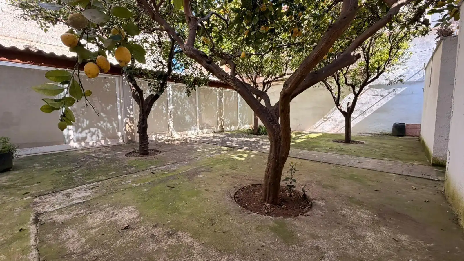 Garden of Buildings for sale in Inca
