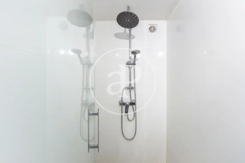 Baño de Piso en venta en Valencia con Aire acondicionado, Calefacción y Terraza