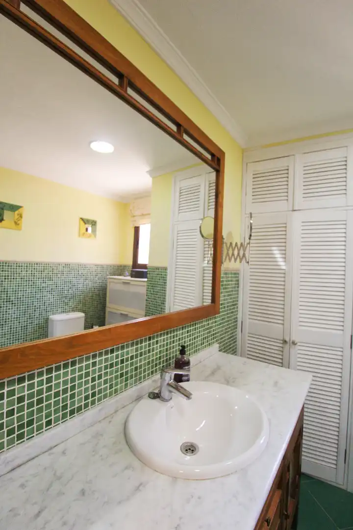 Badezimmer von Wohnungen zur Miete in Málaga mit Klimaanlage, Heizung und Möbliert