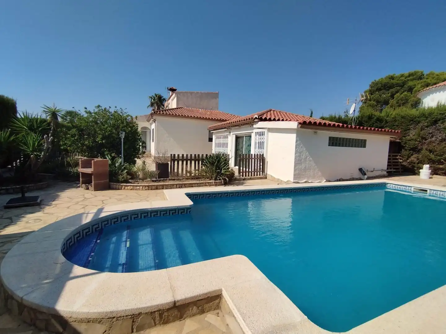 House with pool for sale in Les Tres Cales