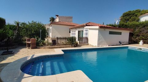 Magnífico chalet con estudio independiente, piscina y licencia turística en lAmetlla de Mar