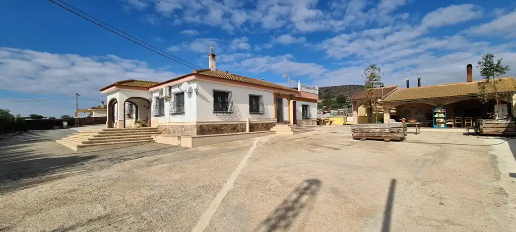 Vista exterior de Casa o chalet en venta en Orihuela con Aire acondicionado, Terraza y Trastero