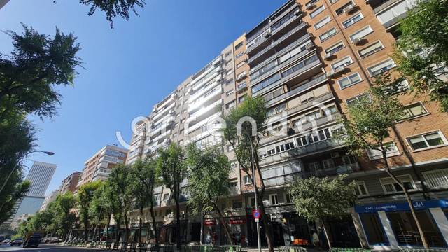 Piso en Alquiler en Del Poeta Joan Maragall en Cuatro Caminos - Azca