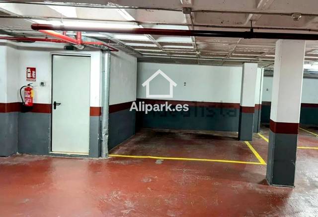 Garaje en Venta en Reyes Catolicos en Ensanche - Diputación
