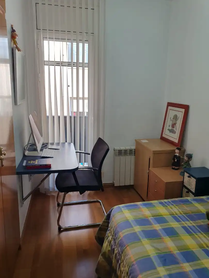 Houses for sale in Carrer de Pujós, 60, Collblanc