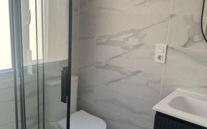 Bathroom of Flat for sale in Barakaldo   with Heating and Balcony