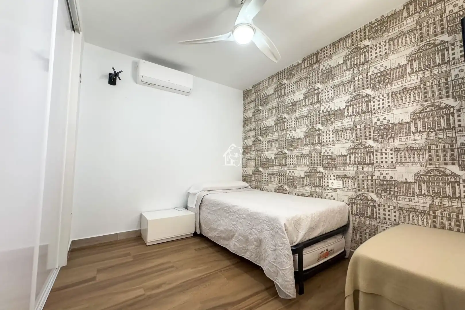 Habitación de Casa adosada de alquiler en Pilar de la Horadada con Aire acondicionado, Jardín privado y Terraza