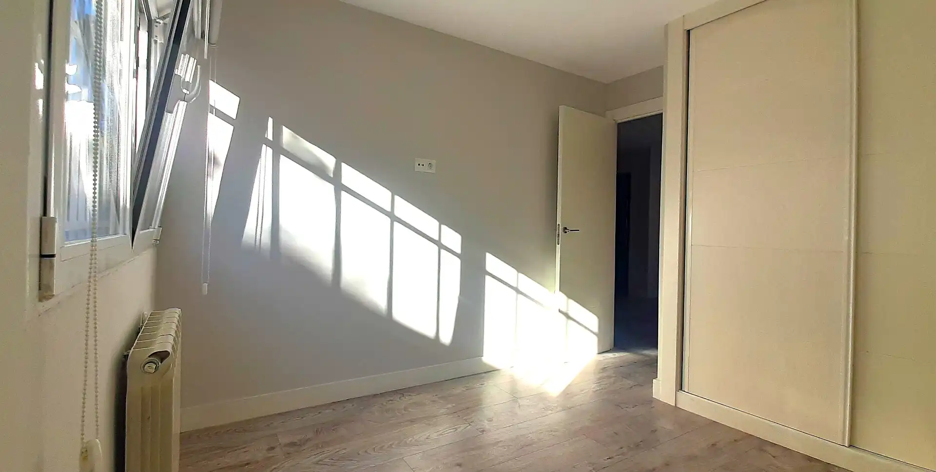 Habitación de Apartamento de alquiler en Pozuelo de Alarcón con Aire acondicionado, Calefacción y Horno
