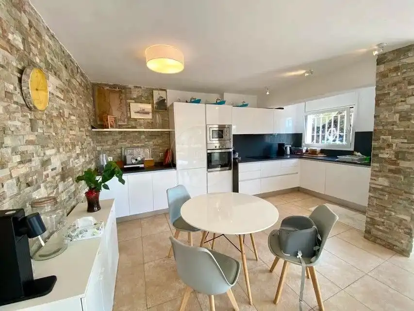 Cuina de Casa o xalet en venda en Lloret de Mar amb Aire condicionat, Calefacció i Jardí privat