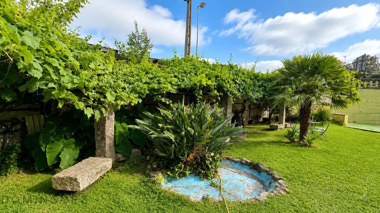 Jardín de Casa o chalet en venta en Vigo  con Calefacción, Jardín privado y Parquet