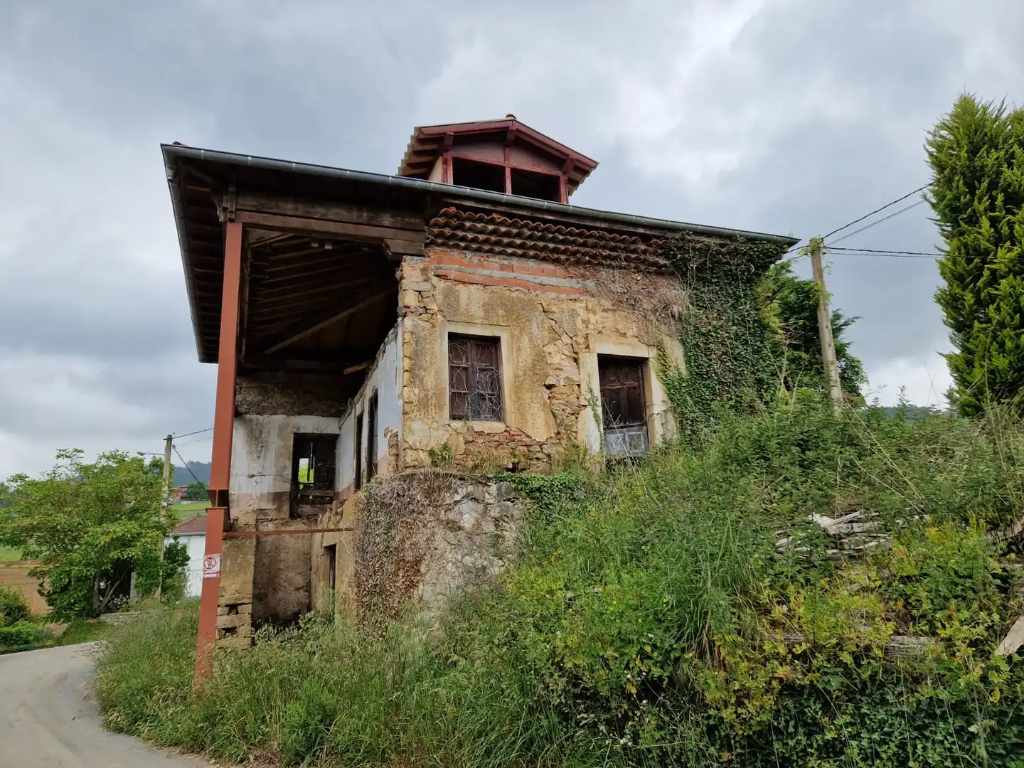 Casa o xalet en venda a Calle Linares, Salas