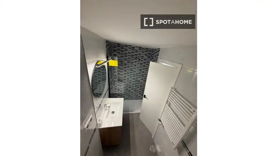 Room in Lucero