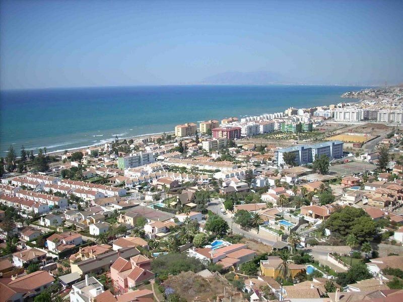 Vista exterior de Pis en venda en Rincón de la Victoria amb Terrassa, Balcó i Piscina comunitària