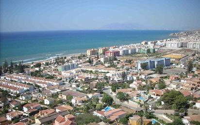 Vista exterior de Pis en venda en Rincón de la Victoria amb Terrassa, Balcó i Piscina comunitària