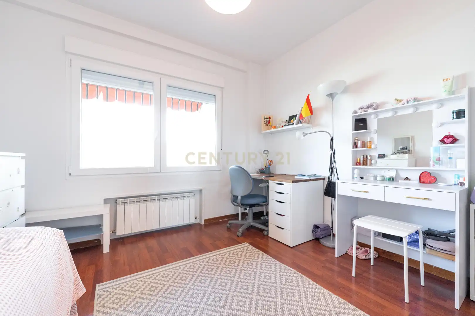 Bedroom of Apartments for rent in Pozuelo de Alarcón  with Oven, Washing machine and Microwave