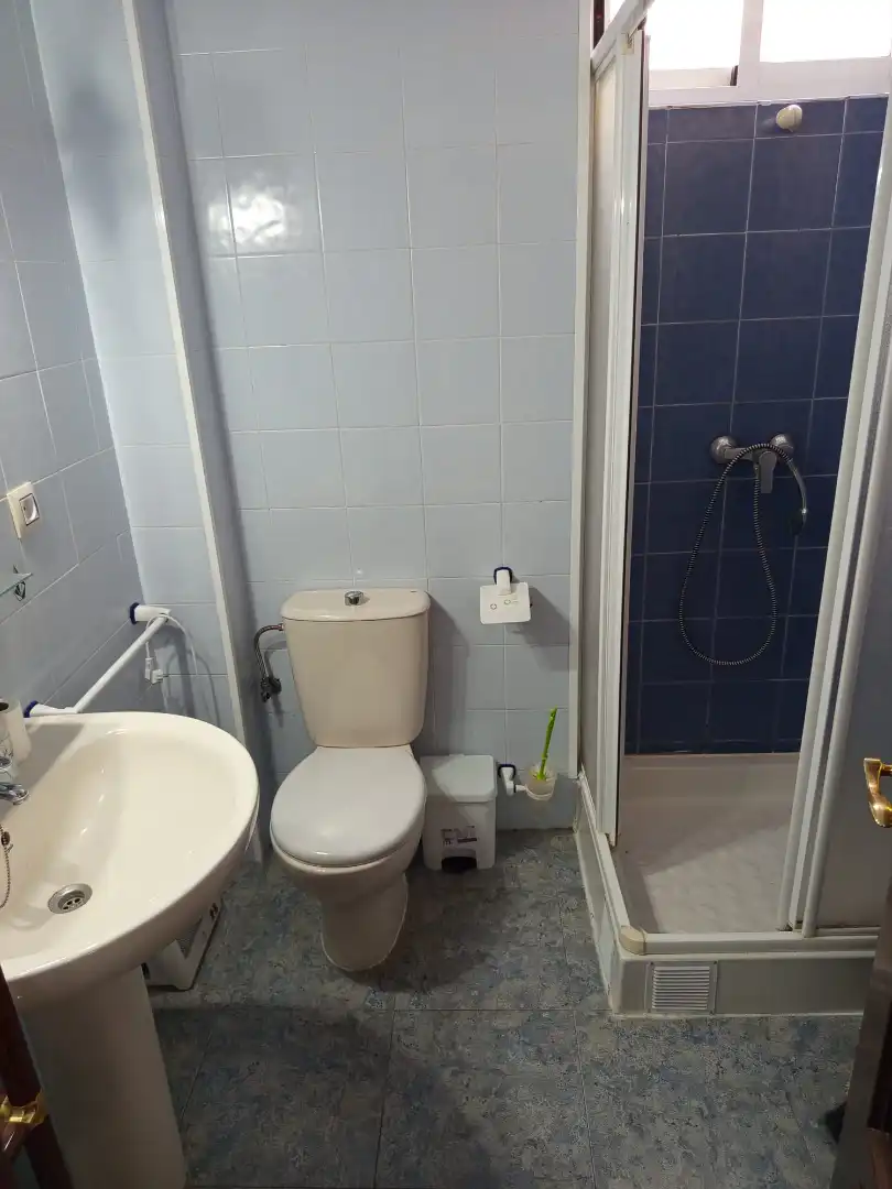 Bathroom of Flat for rent in Jaén  with Air Conditioner, Terrace and Furnished