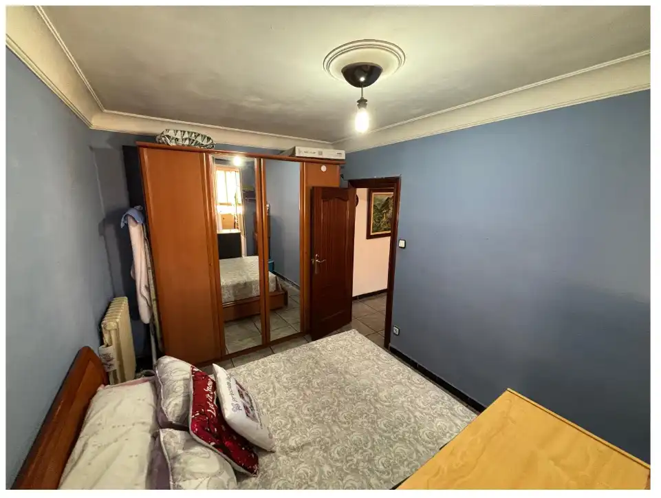 Habitación de Piso en venta en Zaragoza con Calefacción y Amueblado