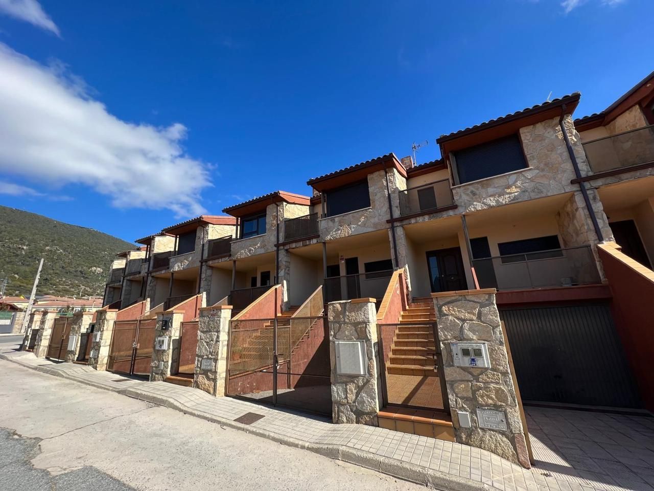 Casa adosada en venta en ACADEMICO JOSE ALBERTO RODRIGUEZ ZAZO, El Barraco