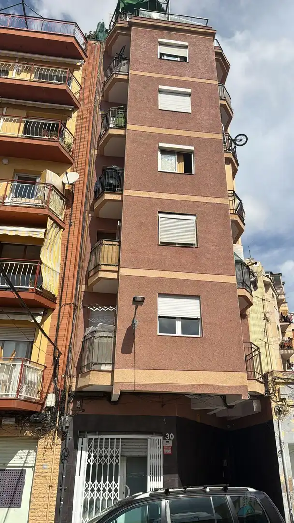 Vista exterior de Pis en venda en L'Hospitalet de Llobregat