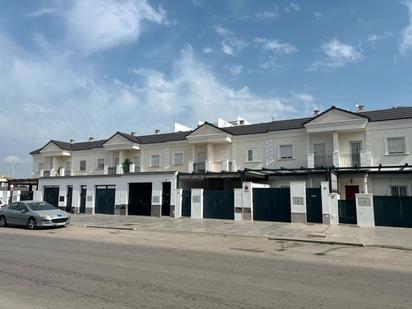 Exterior view of Single-family semi-detached for sale in Los Palacios y Villafranca  with Air Conditioner and Furnished