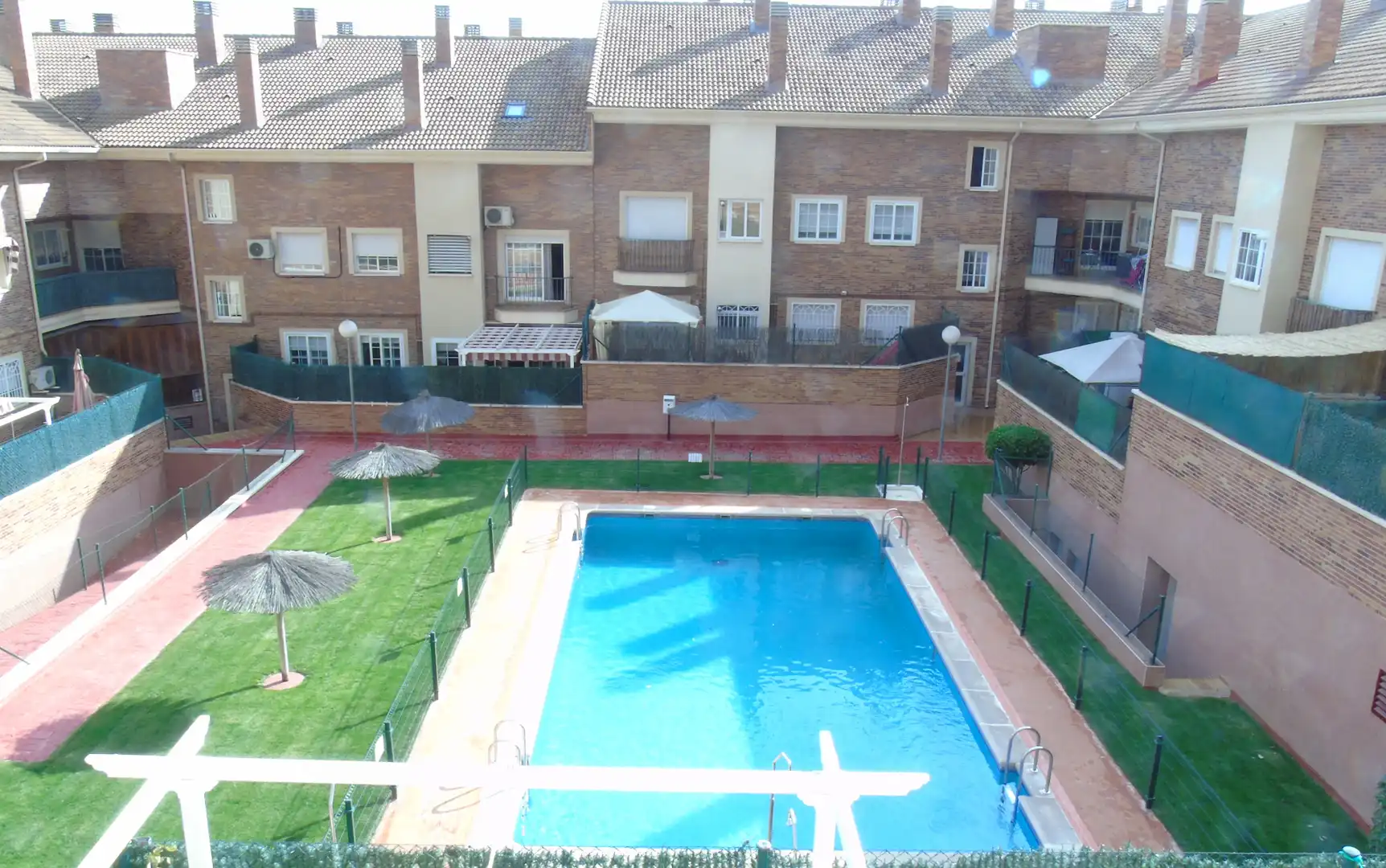 Piscina de Planta baja en venta en Arroyomolinos (Madrid) con Aire acondicionado, Trastero y Piscina comunitaria