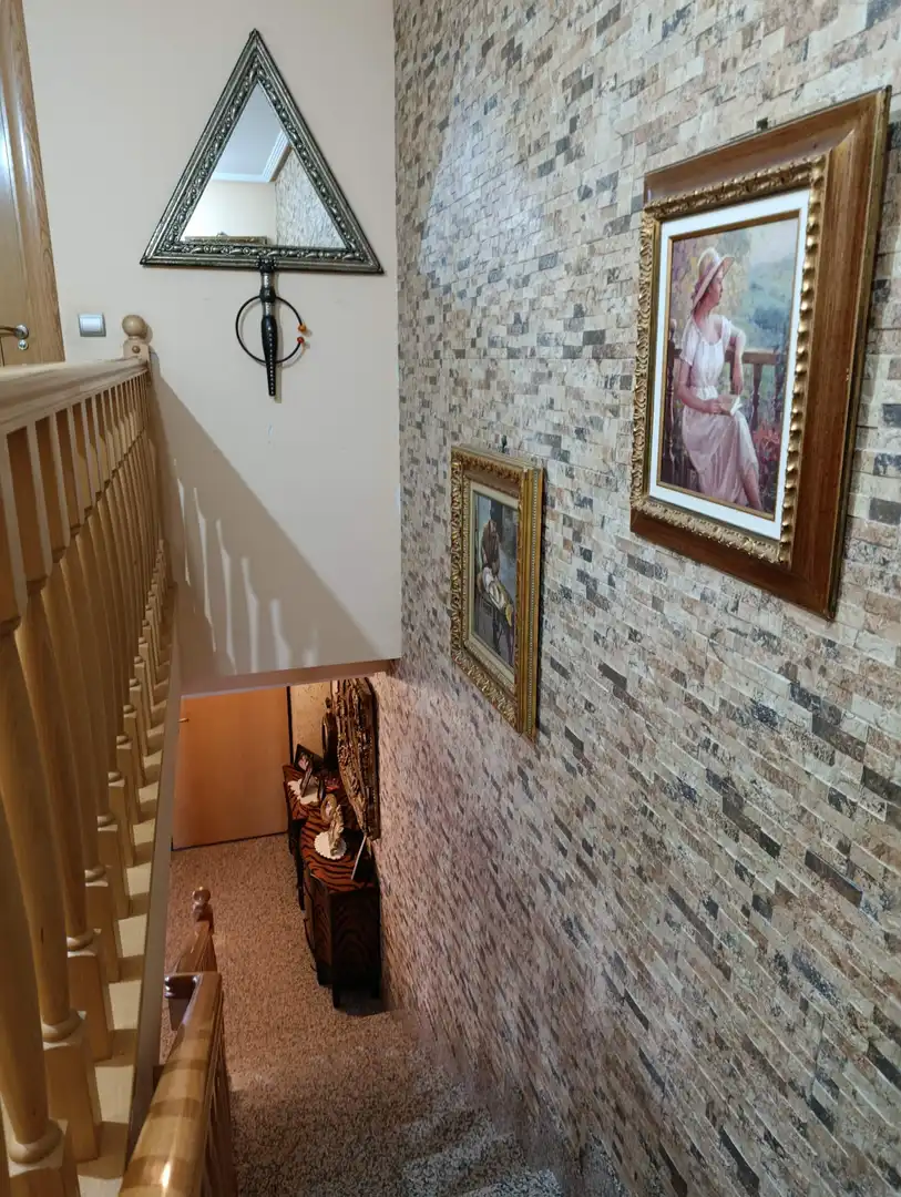 Casa adosada en venta en Valverde de la Virgen con Jardín privado, Terraza y Balcón