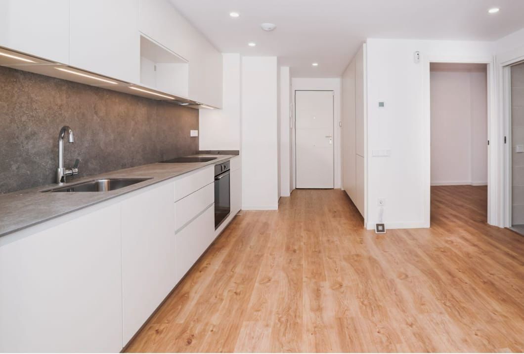 Cuina de Pis de lloguer en Sant Boi de Llobregat amb Aire condicionat, Calefacció i Parquet