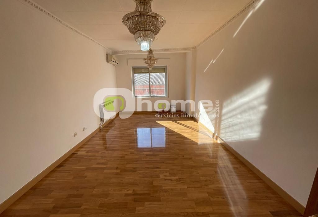 Sala d'estar de Pis en venda en Zamora Capital  amb Aire condicionat, Calefacció i Balcó
