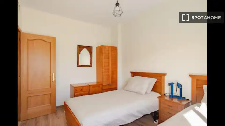 Dormitori de Apartament per a compartir en El Campello amb Aire condicionat, Terrassa i Moblat