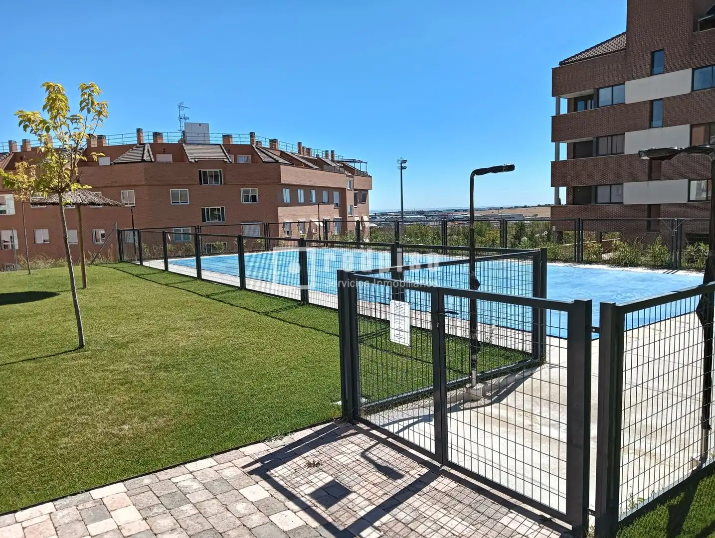 Piscina de Estudi en venda en Colmenar Viejo amb Jardí privat, Terrassa i Piscina