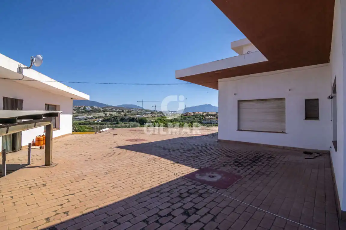 Vista exterior de Edificio en venta en Estepona