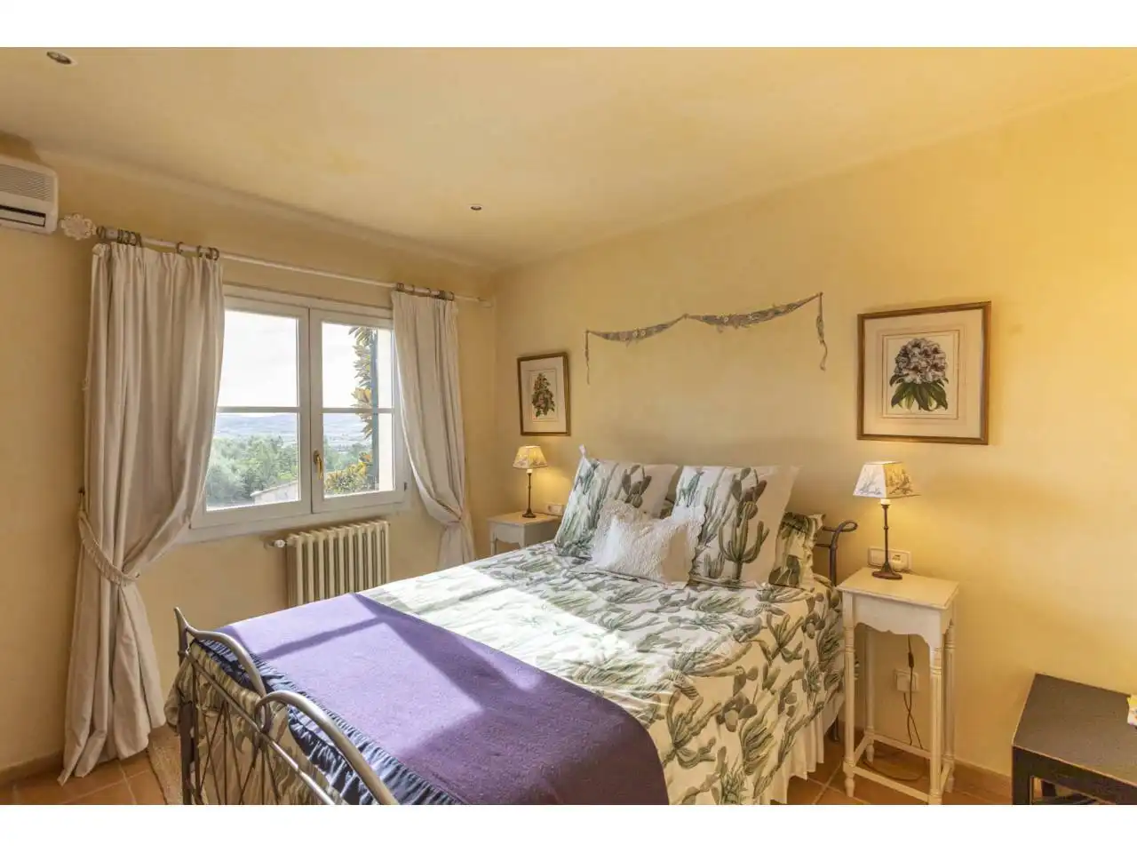 Habitación de Finca rústica en venta en Montuïri con Aire acondicionado, Calefacción y Jardín privado