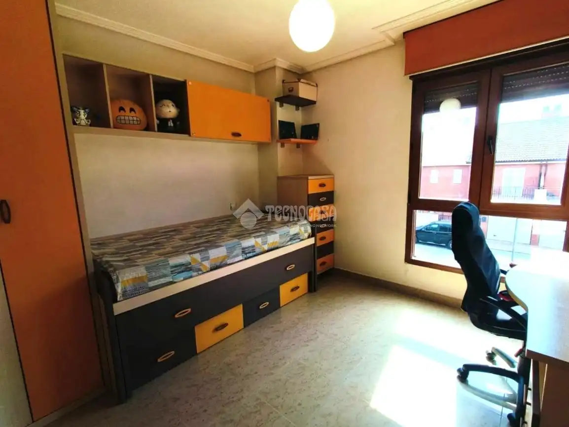 Casa aparellada en venda a Medina del Campo, imagen 33