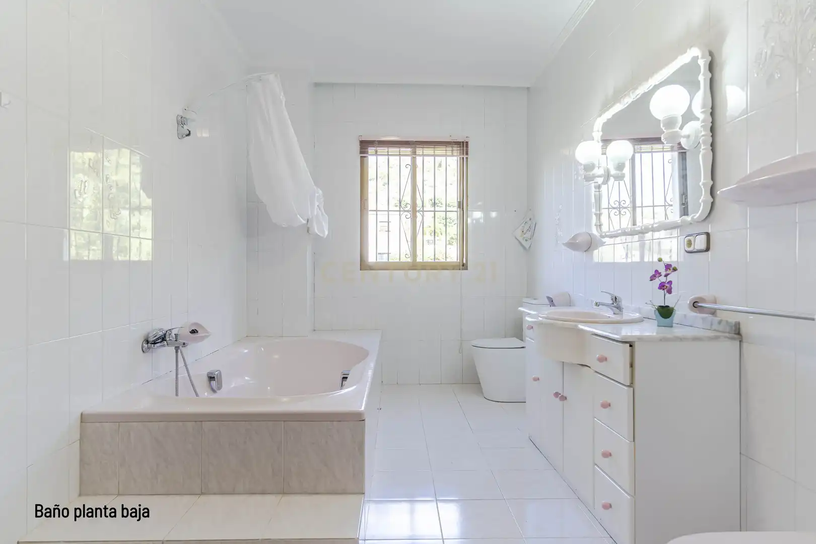 Bany de Casa o xalet en venda en Los Guájares amb Aire condicionat, Jardí privat i Traster