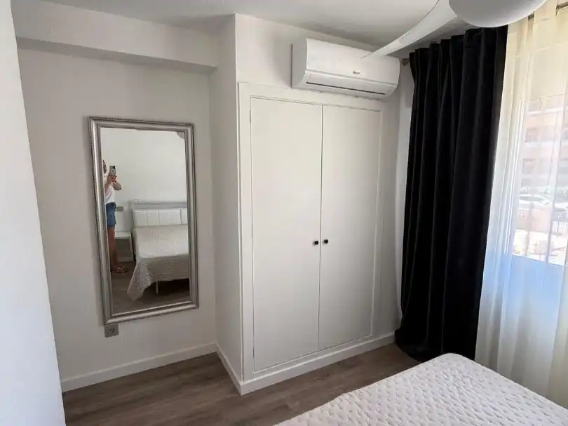 Habitación de Piso en venta en Torrevieja con Aire acondicionado y Terraza