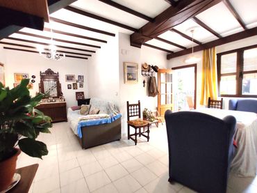 Casa con balcone in vendita a Centro