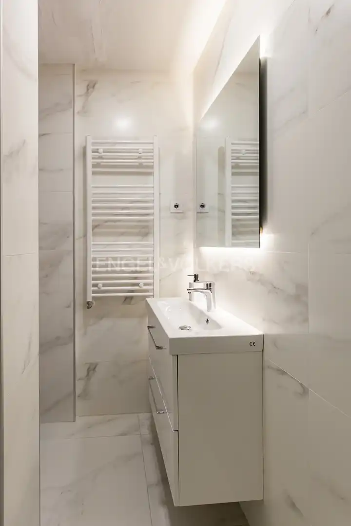 Badezimmer von Wohnung zur Miete in Madrid mit Klimaanlage, Heizung und Möbliert