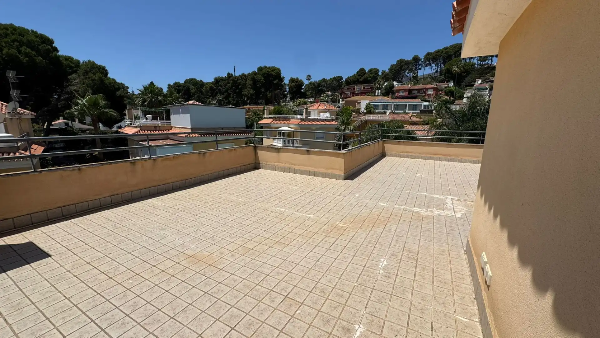 Terraza de Casa o chalet en venta en Torremolinos con Aire acondicionado, Calefacción y Jardín privado