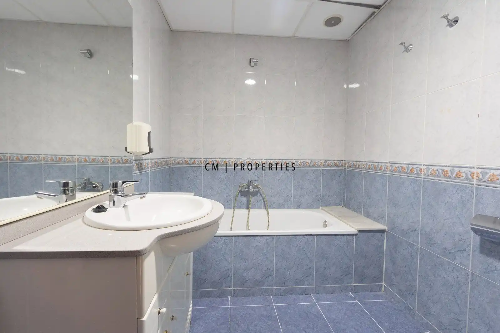 Baño de Oficina de alquiler en Valencia con Aire acondicionado