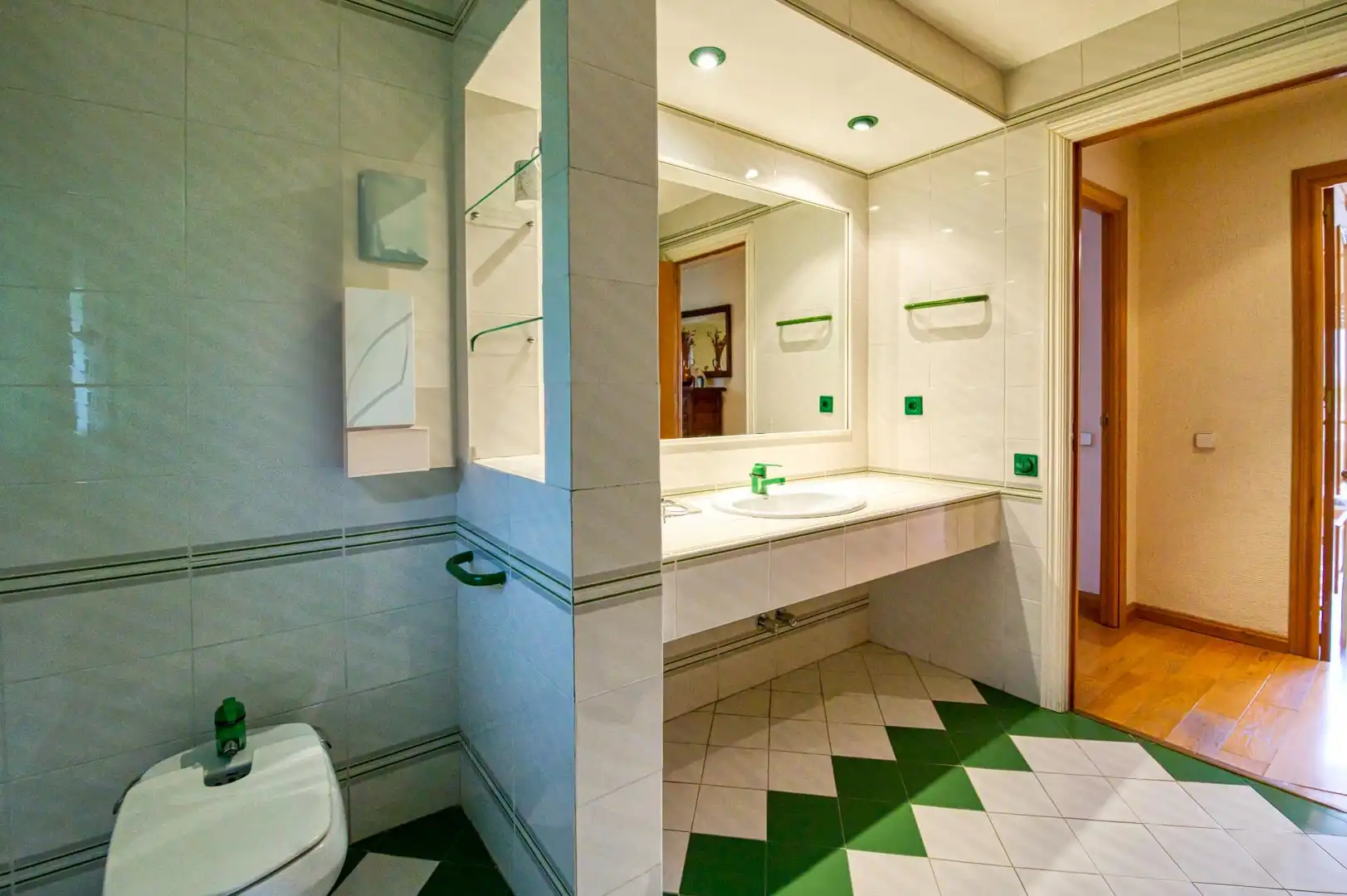 Baño de Casa o chalet en venta en Boadilla del Monte con Calefacción, Jardín privado y Terraza