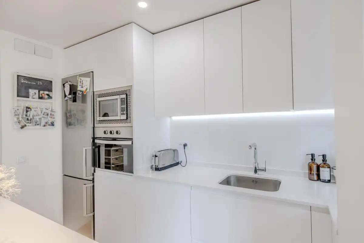 Küche von Wohnung zum Verkauf in Madrid mit Klimaanlage, Heizung und Privatgarten