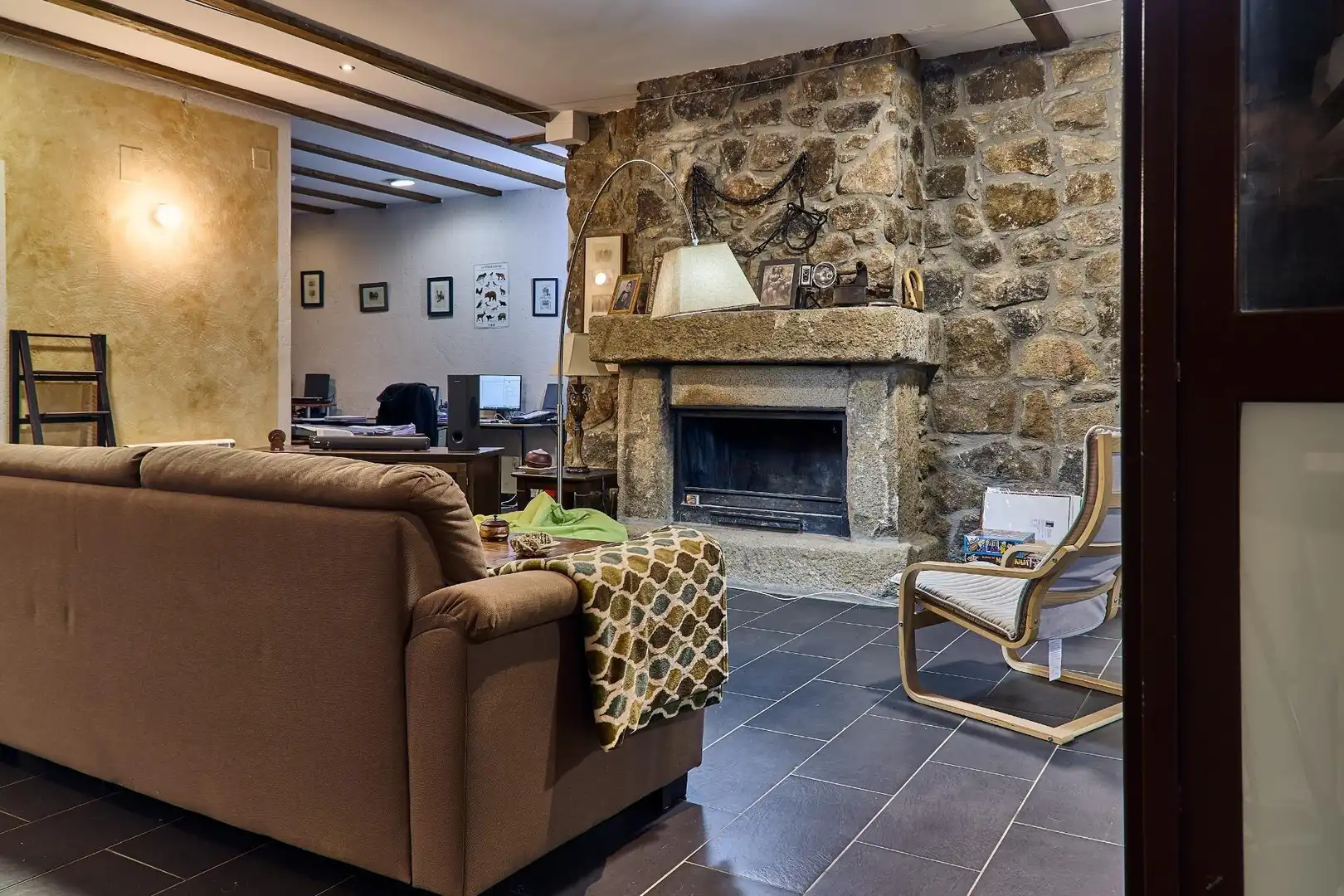 Sala de estar de Finca rústica en venta en Cobreros con Aire acondicionado, Calefacción y Jardín privado