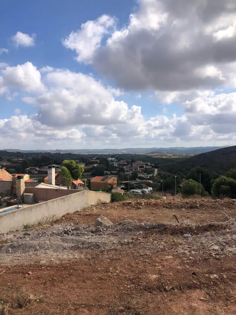 Residencial en venta en Montroi / Montroy