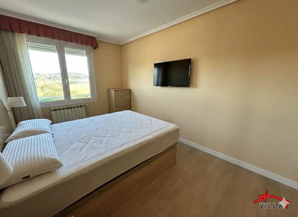 Habitación de Piso en venta en Colindres con Calefacción, Amueblado y Balcón