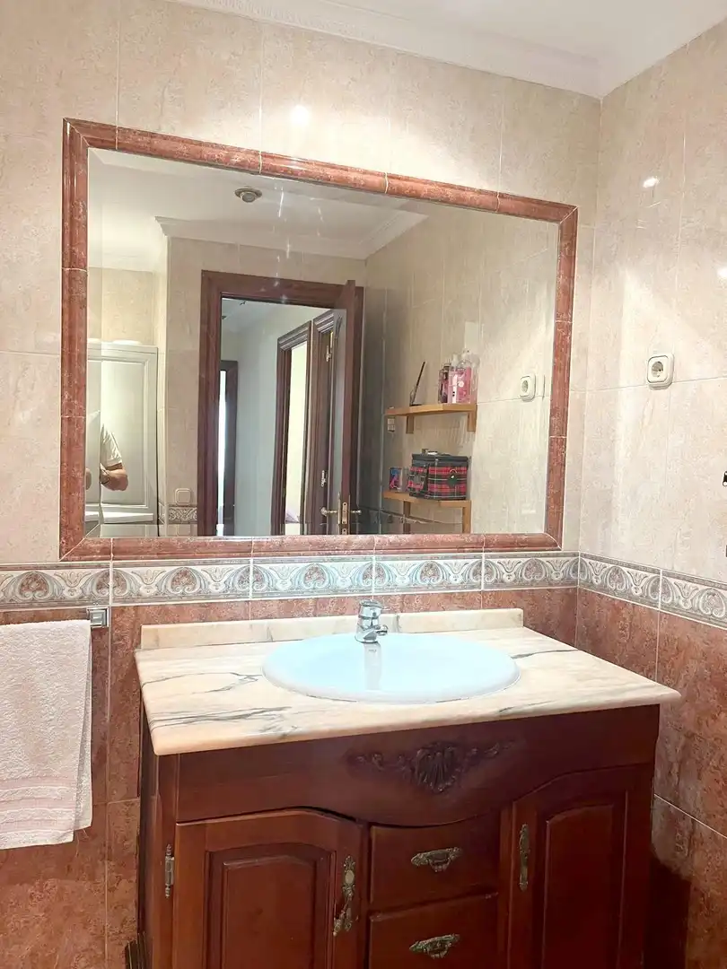 Bathroom of Flat for sale in Málaga  with Terrace and Furnished