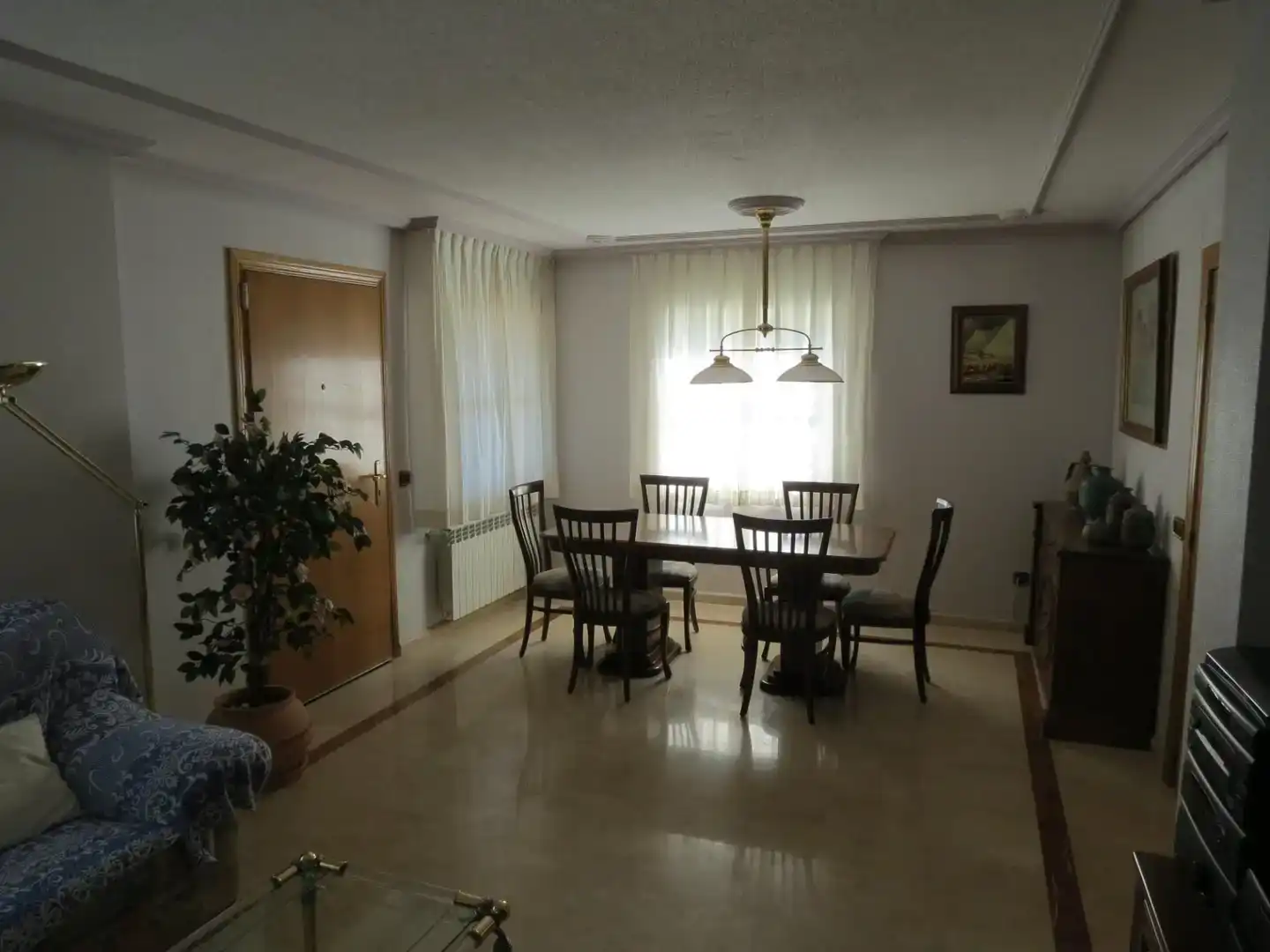 Menjador de Pis en venda en Villaralbo amb Jardí privat, Parquet i Moblat