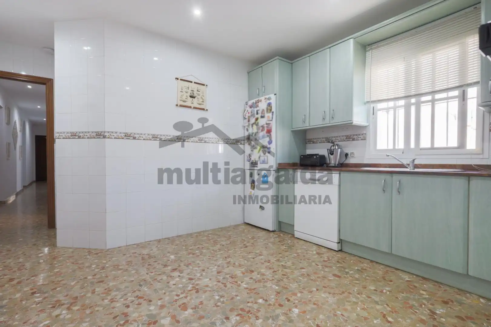Cuina de Casa o xalet en venda en Sanlúcar de Barrameda amb Jardí privat, Terrassa i Traster