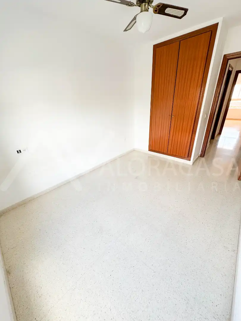 Bedroom of Flat for sale in Málaga  with Air Conditioner and Terrace