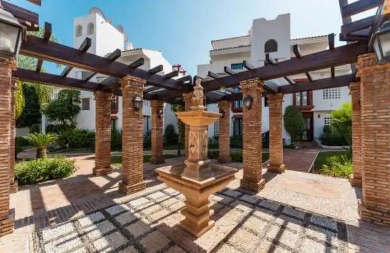 Jardín de Planta baja en venta en Marbella con Aire acondicionado, Calefacción y Terraza