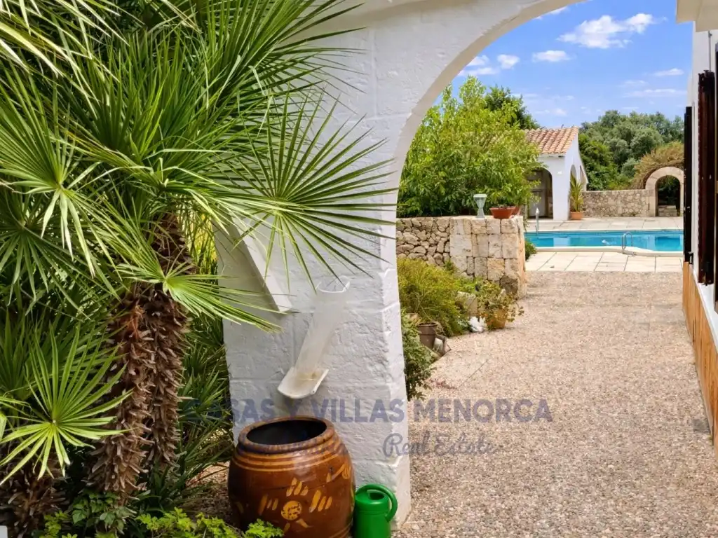 Vista exterior de Finca rústica en venda en Sant Lluís amb Jardí privat, Terrassa i Piscina